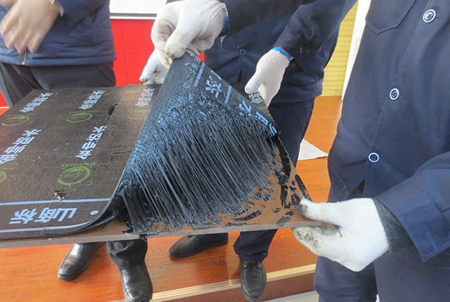 非固化橡胶沥青防水涂料