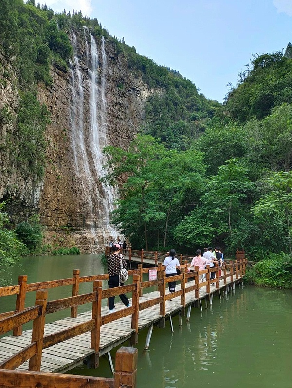 黄花溪桥上