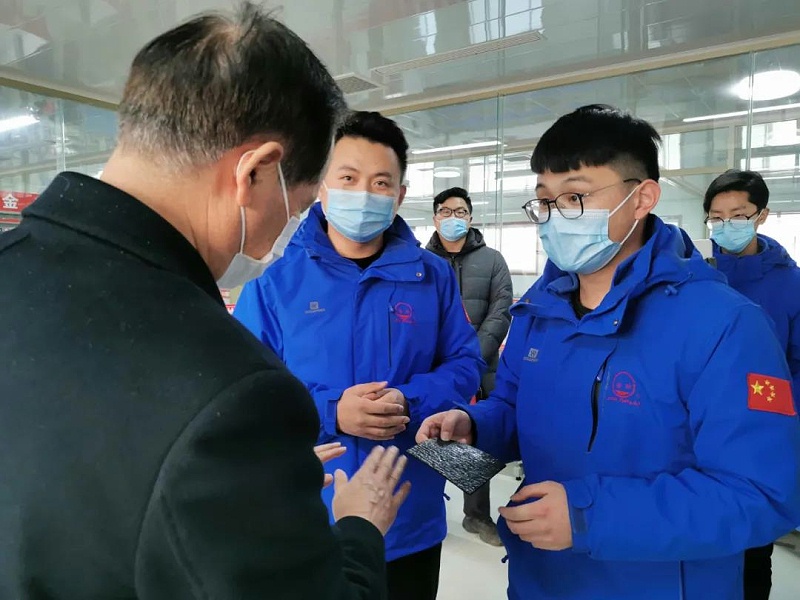 各位领导参观国家标准化实验室 （样品室）↑