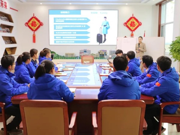 金帅公司组织开展了职场礼仪培训课程（一）